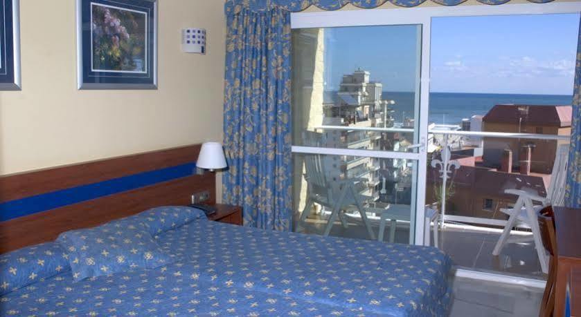 Apartamentos Turisticos Biarritz - Bloque I Гандія Екстер'єр фото